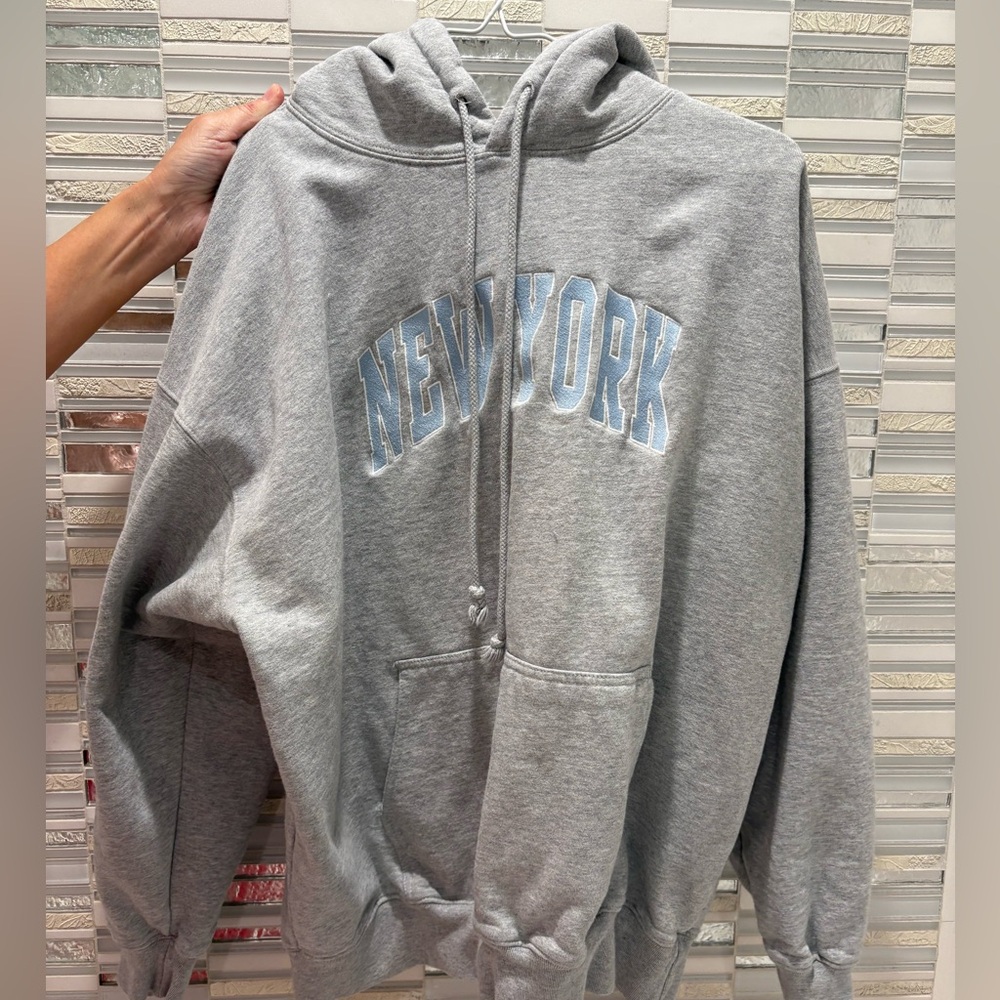 Brandy Melville Hoodie New york
